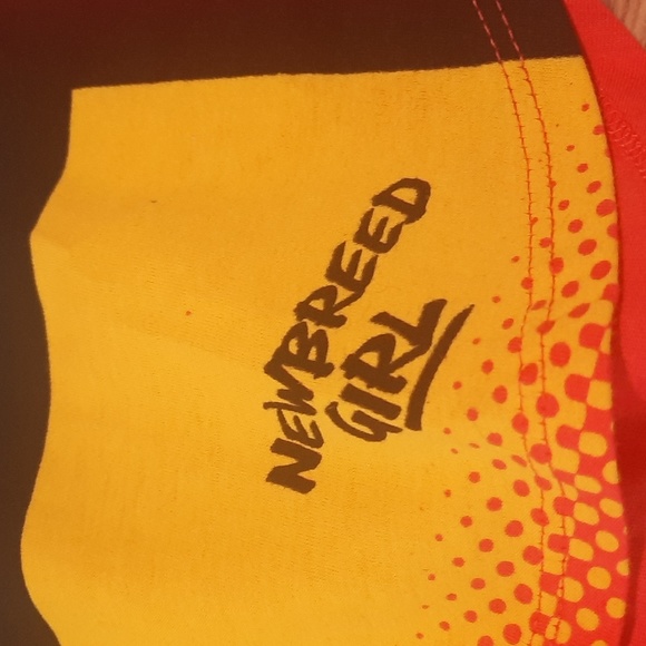 Nwot Newbreed girl cartoon tee size small - Picture 6 of 6